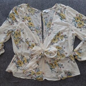 EUC Forever 21 Cream / Yellow Floral semi-sheer tie-Front peplum Blouse 3x‎